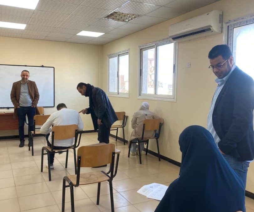 انطلاق الامتحانات النهائية بكلية الآداب والعلوم بقمينس في أجواء تنظيمية متميزة
